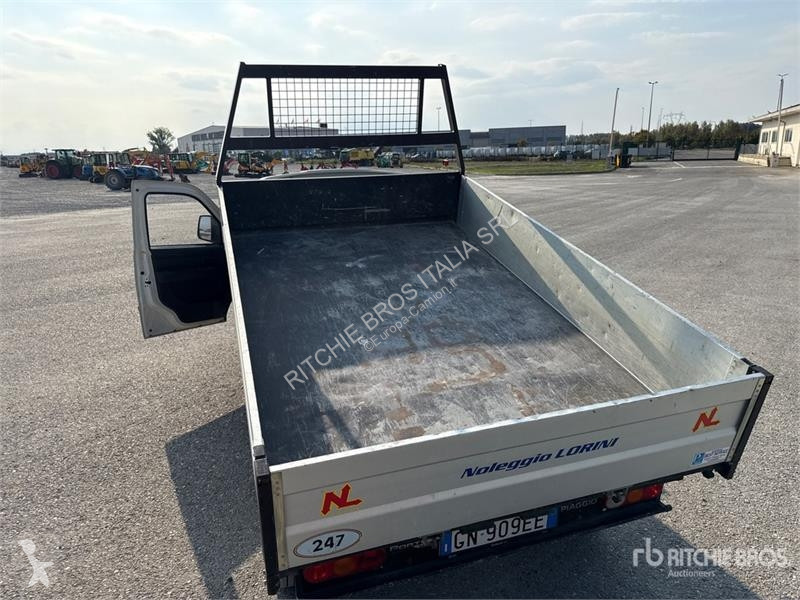 Camión Piaggio NP6 S/A Dump Truck