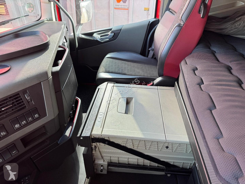 Camión Volvo 420 6X2 EURO 6 + 2 AXLE VAN ECK...