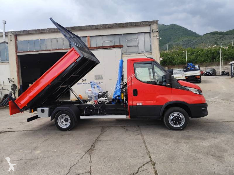 Véhicule utilitaire Iveco 35C14