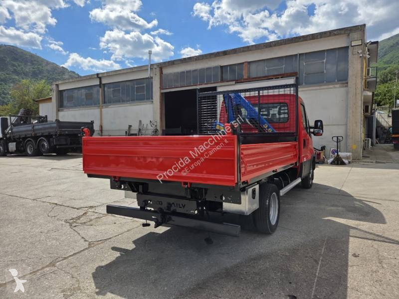 Véhicule utilitaire Iveco 35C12