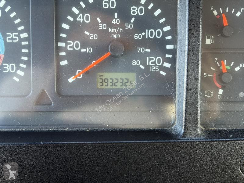 Volvo 220 truck