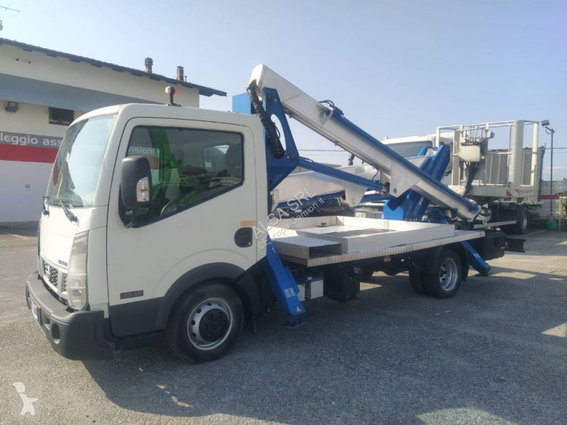 Camião Nissan hx195