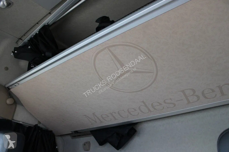 Kamion Mercedes 1927 + EURO 6 + LIFT