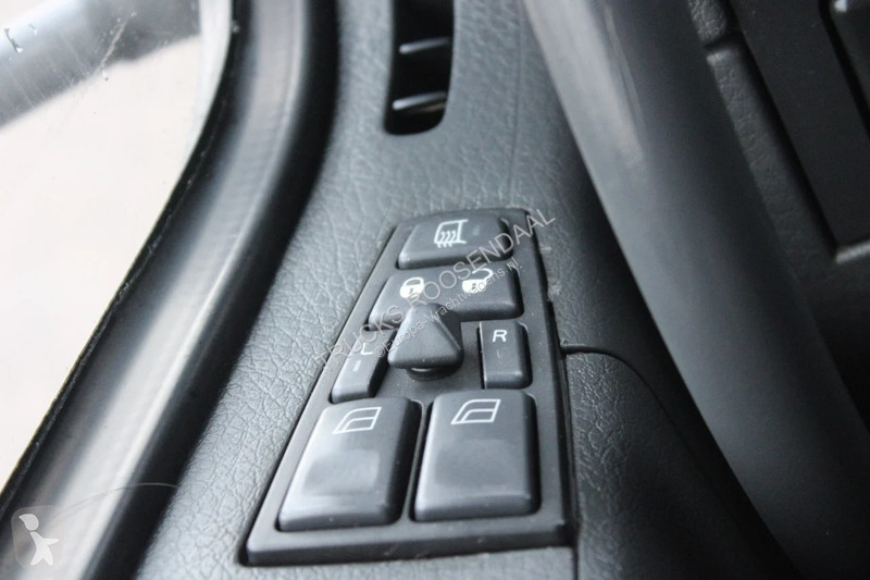 Lastbil Volvo FMX 370 + EURO 5 + CARRIER + meat...