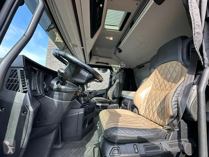 Camion Mercedes 3251 8X4 + HIAB 1058 E-8 + JIB...