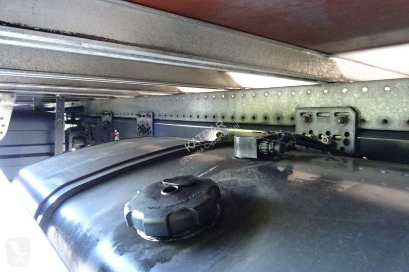 Camion Renault D12 Euro 6 kontener 18p z windą...