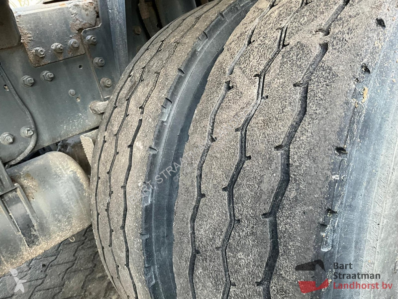 Kamion Volvo 10X4R Euro 5 met 30T HTS Kabel...