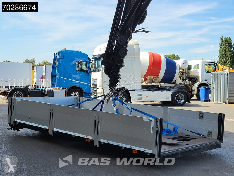 Vrachtwagen Volvo 650 8X2 HMF 7020K-RCS Crane +...