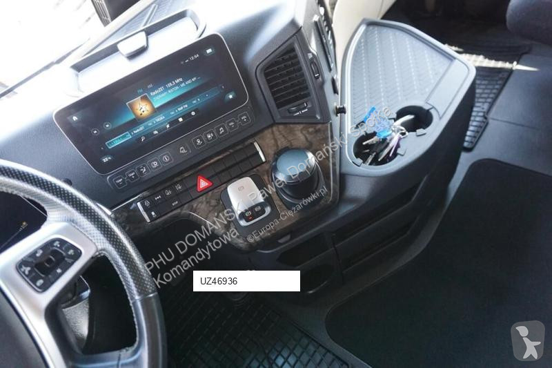 Kamion s návěsem Mercedes / TANDEM