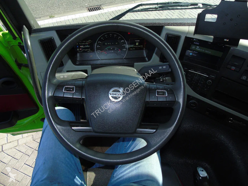 Vrachtwagen Volvo 420 + 8x4 + PALFINGER 24.001...