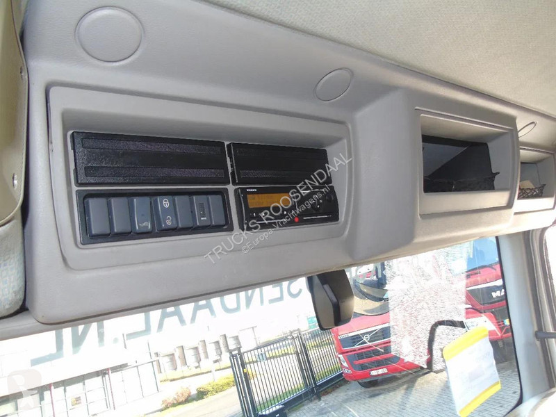 شاحنة Volvo 14.210 + ATP/FRC + CARRIER + LIFT +...