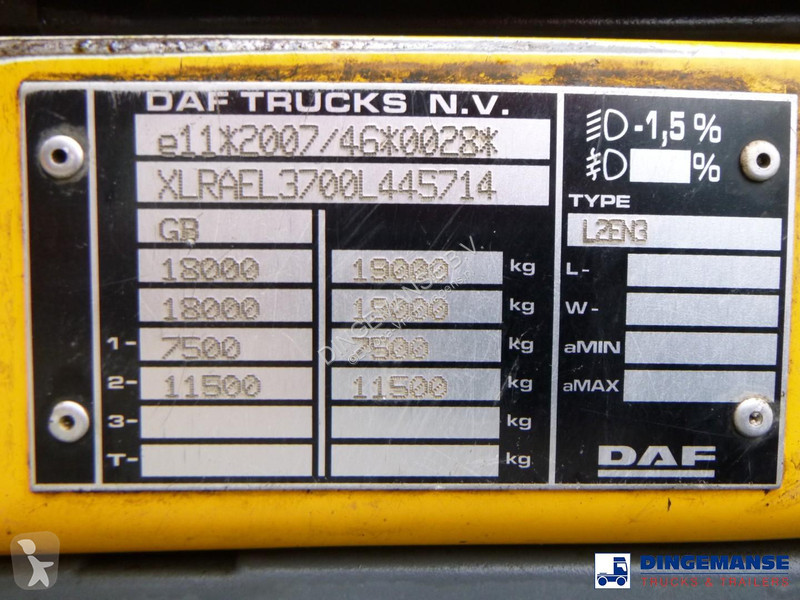 Camión DAF 220 4x2 RHD Whale vacuum tank