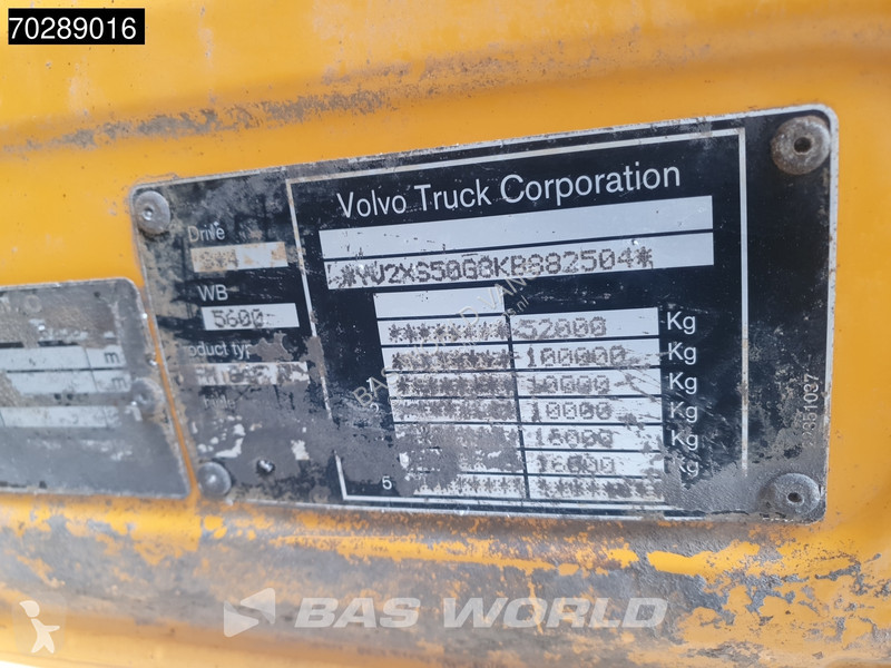 شاحنة Volvo 520  8X4 32m3 AJK Pusher 40Tons...
