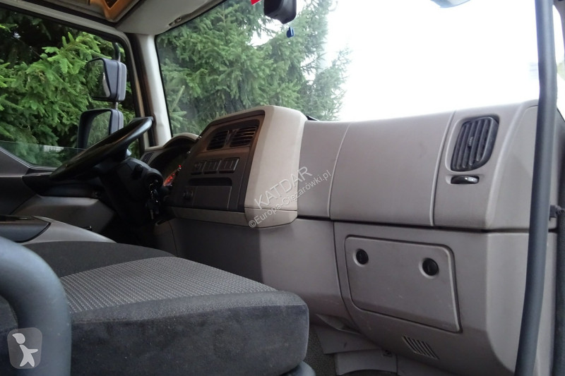 شاحنة DAF LF 220 Euro 6 kontener 18p winda...