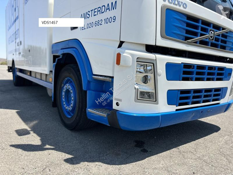 Camion Volvo FM 300 Furgon Mudanzas solo...