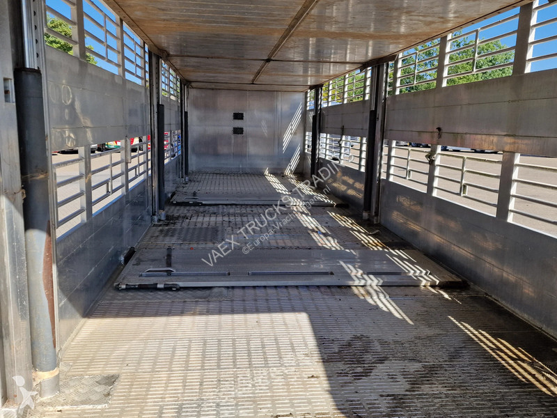 شاحنة Scania P400 8x4*4 - 2/3 deck livestock...