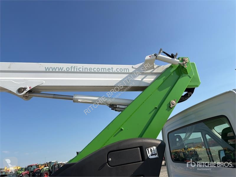 Camion Iveco 19-8,5 HQ 19 m on Iveco 35-140...