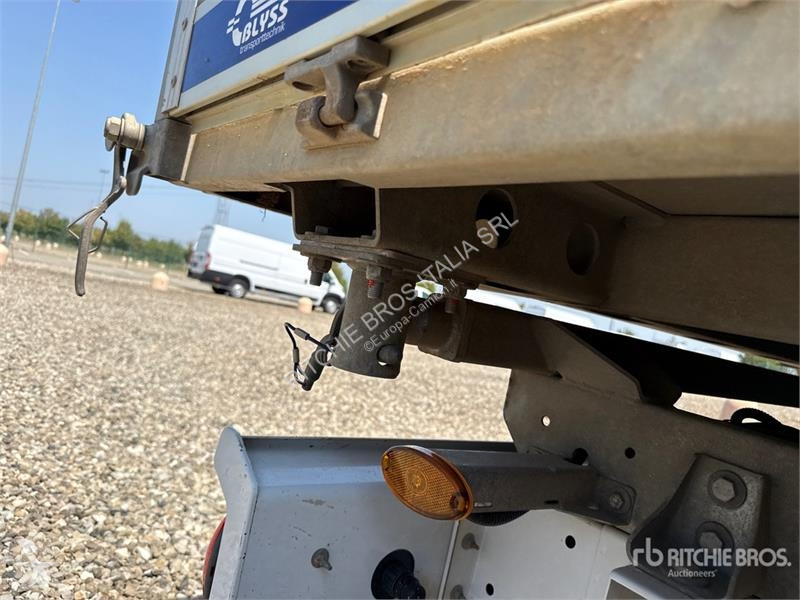 Camión Opel 2.2 103 KW DOKA Crew Cab Dump Truck