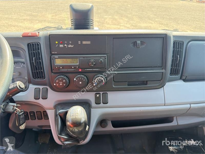 Mitsubishi Fuso truck