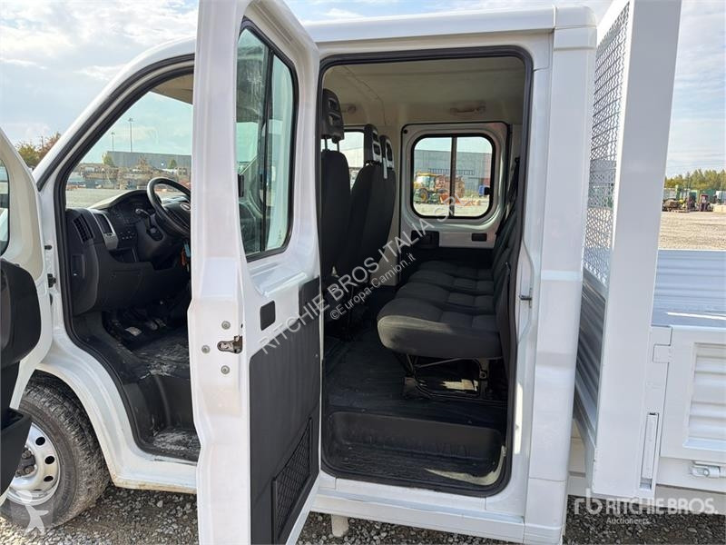 Kamion Fiat ducato Crew Cab Flatbed Truck