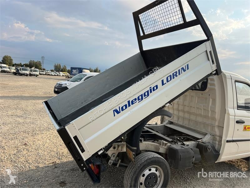Camion Piaggio NP6 S/A Dump Truck