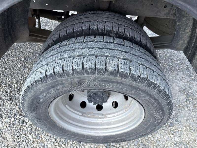 Lastbil Nissan Isoli PNT 230 20.5 m on Nissan...