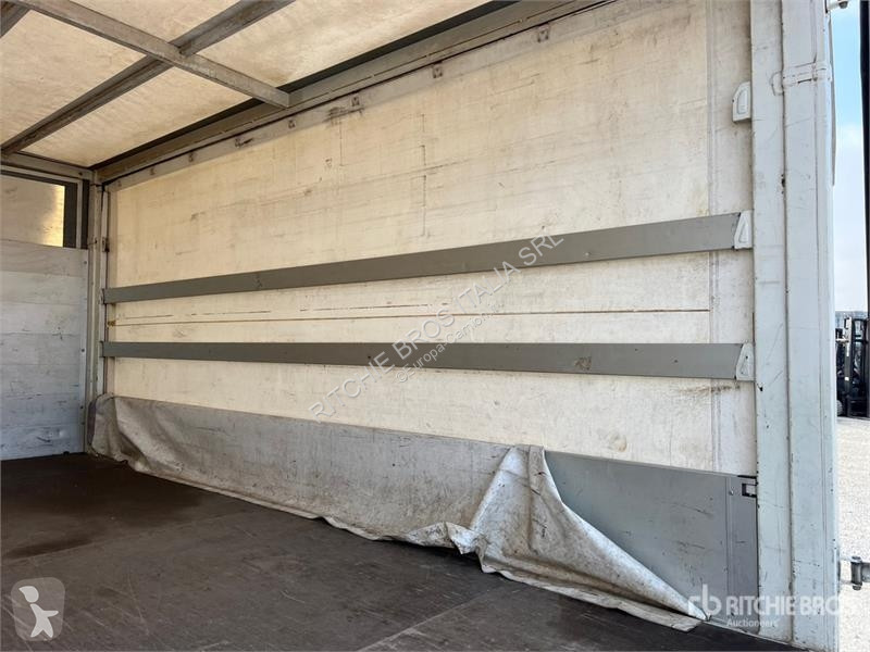 Camião Nissan NV400 P/M Curtain Side Truck
