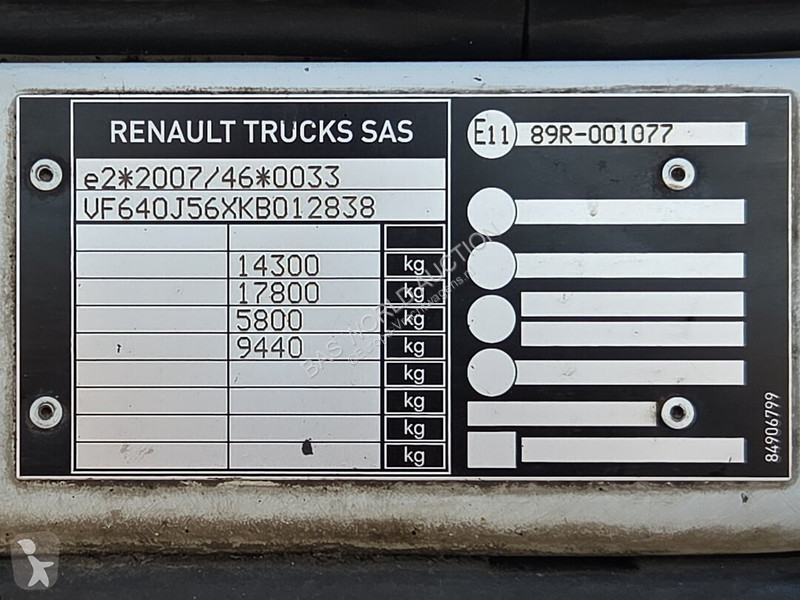 Камион Renault D D 240
