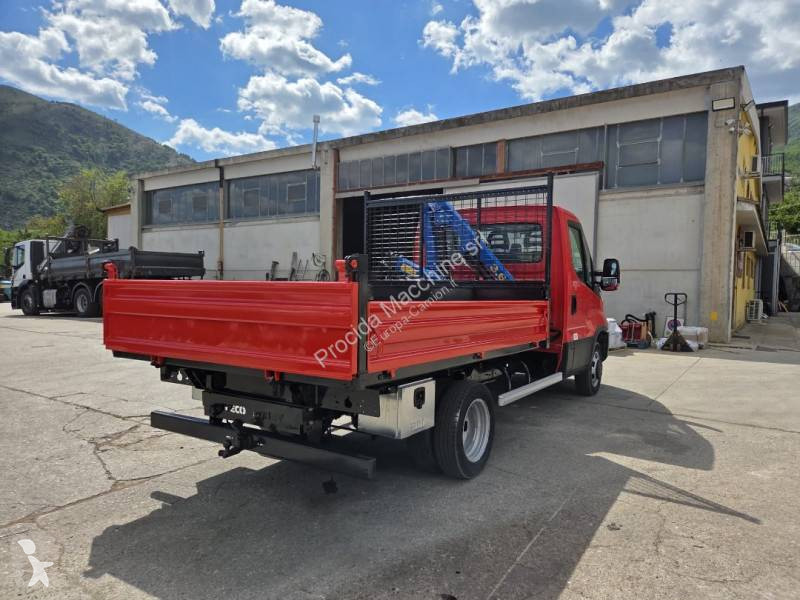 Véhicule utilitaire Iveco 35C12