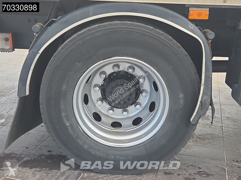 Volvo 320 4X2 20.5 Tonelades 1500kg plataforma...