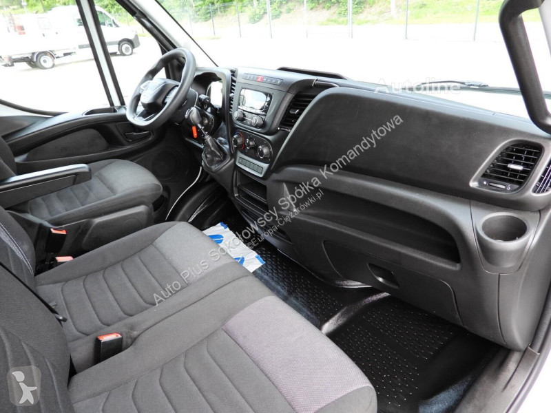 Véhicule utilitaire Iveco DAILY 35S18 PLANDEKA...