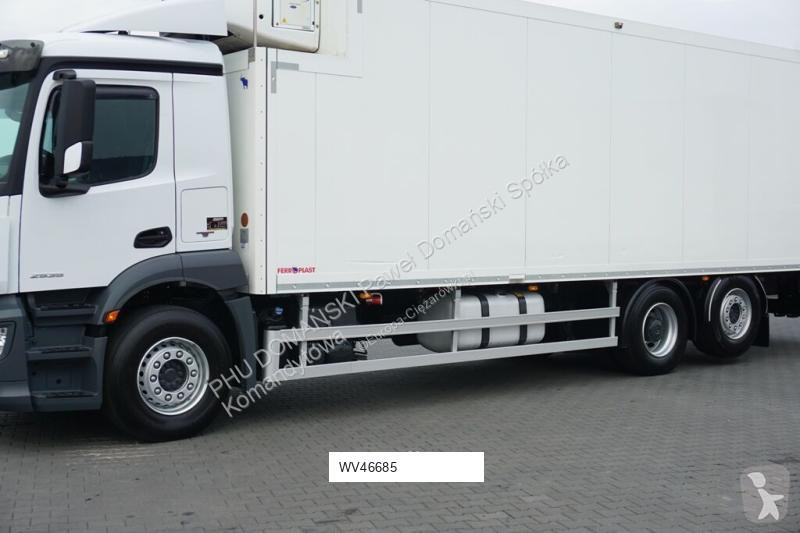 Kamion Mercedes ANTOS / / EURO 6 / CHŁODNIA +...
