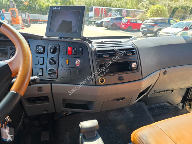 شاحنة Mercedes 818L