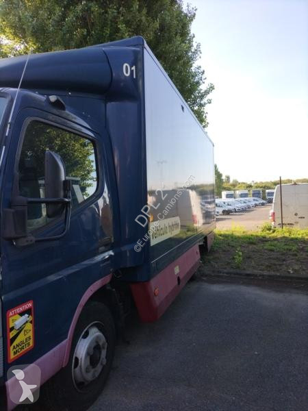 Ciężarówka Mitsubishi Fuso 7C15
