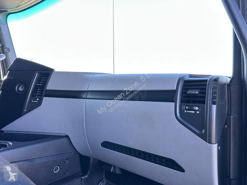 شاحنة Mercedes 2535