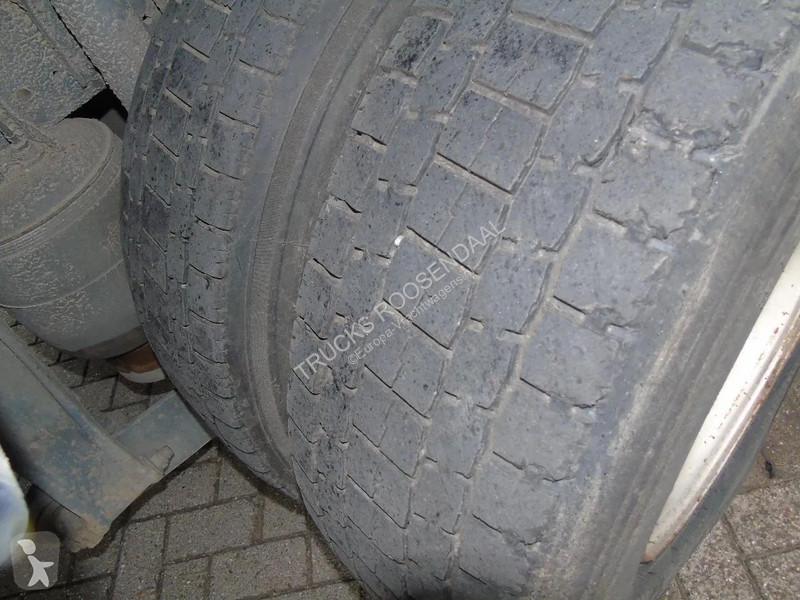 شاحنة Mercedes 2633 + 6x2 + euro 5 + manual