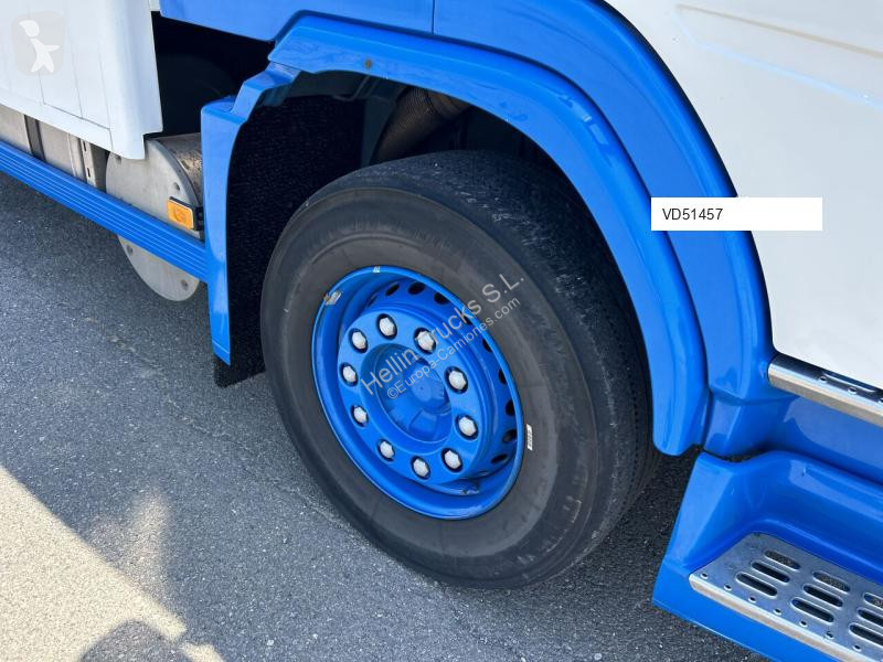 Camion Volvo FM 300 Furgon Mudanzas solo...