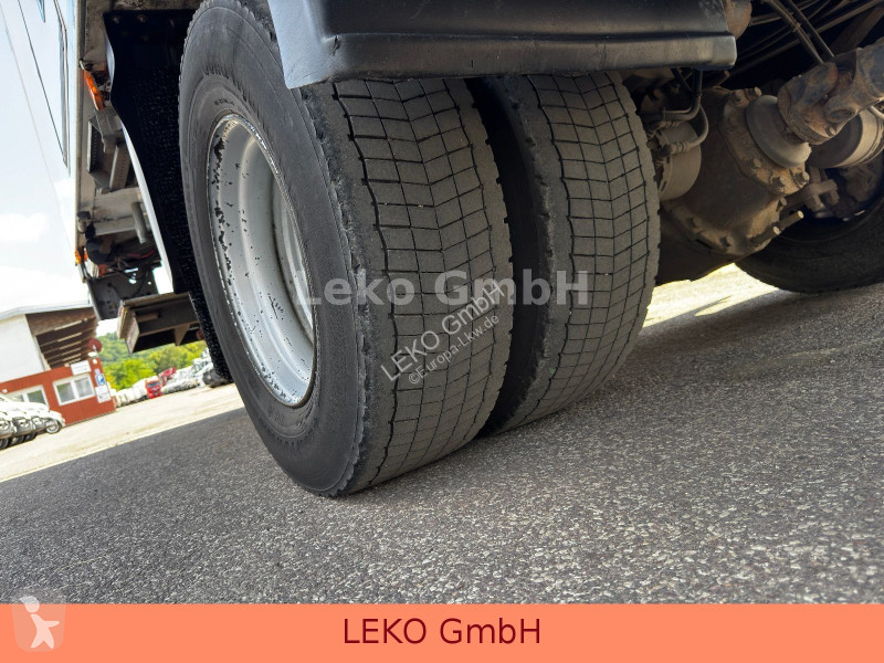 شاحنة Renault D  Mit Carrier Sp 850