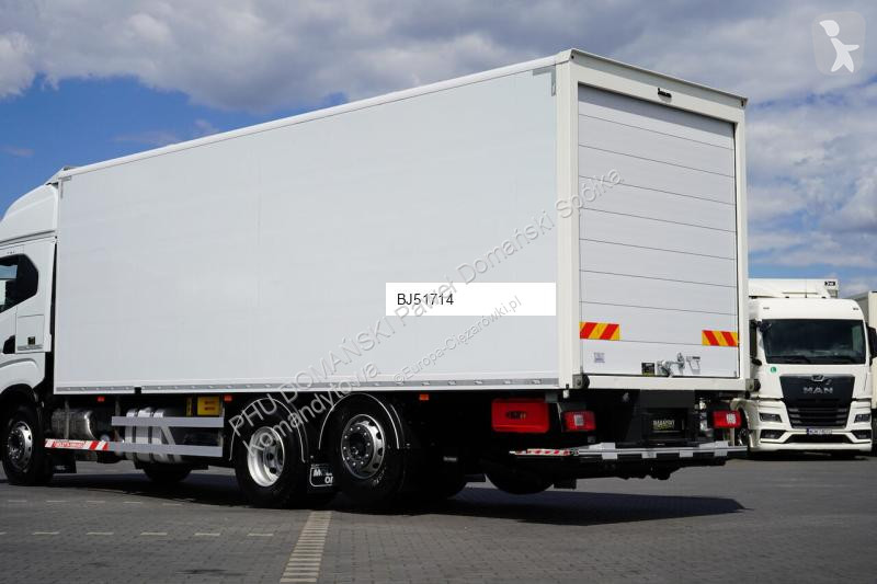 Ciężarówka Iveco / 420 / E 6 / KONTENER + WINDA...