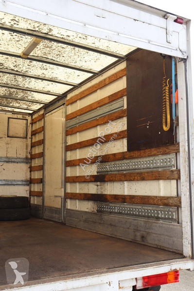 Camion Mercedes 813D
