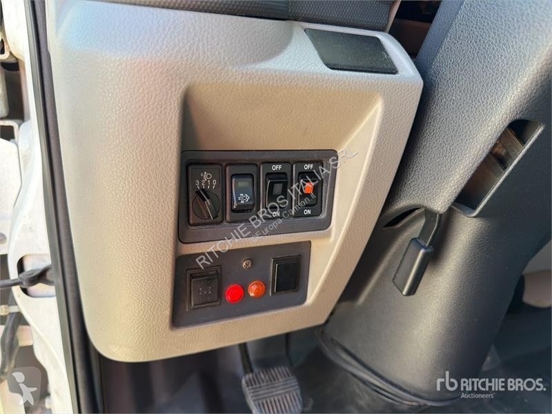 Вантажівка Nissan Socage DA320 19 m on Nissan...