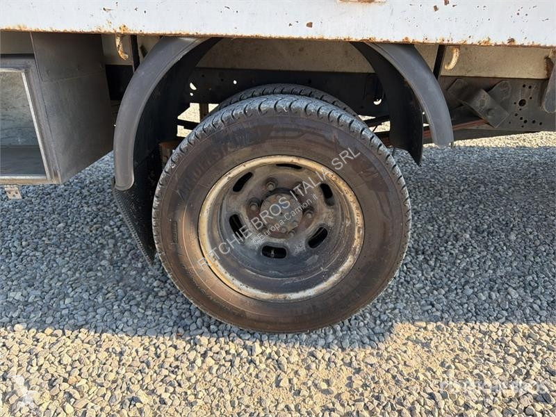 Furgoneta Iveco 35C17 Crew Cab Flatbed Truck