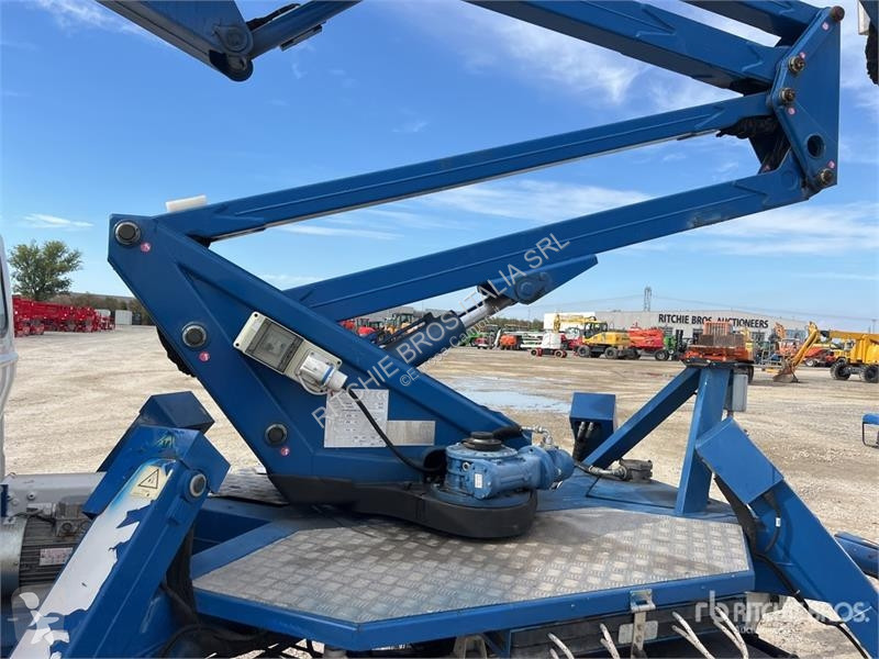 Kamion Comet New Esk 14 14 m on Piaggio Porter...