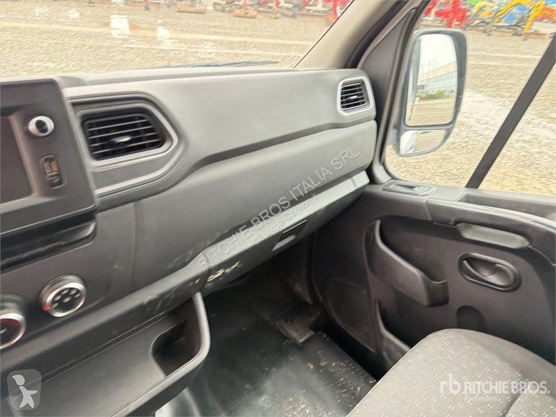 Kamion Opel Crew Cab Flatbed Truck