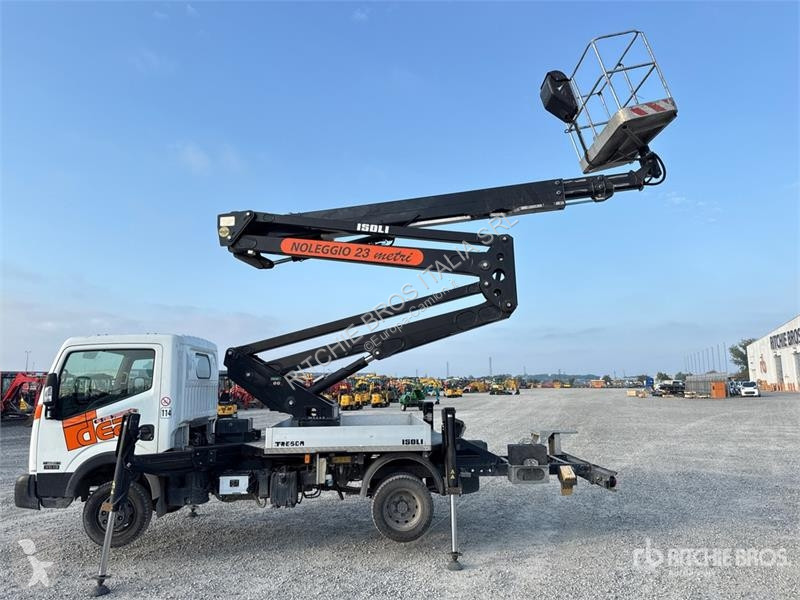Camion Nissan Isoli PNT230 20.5 m on Nissan...