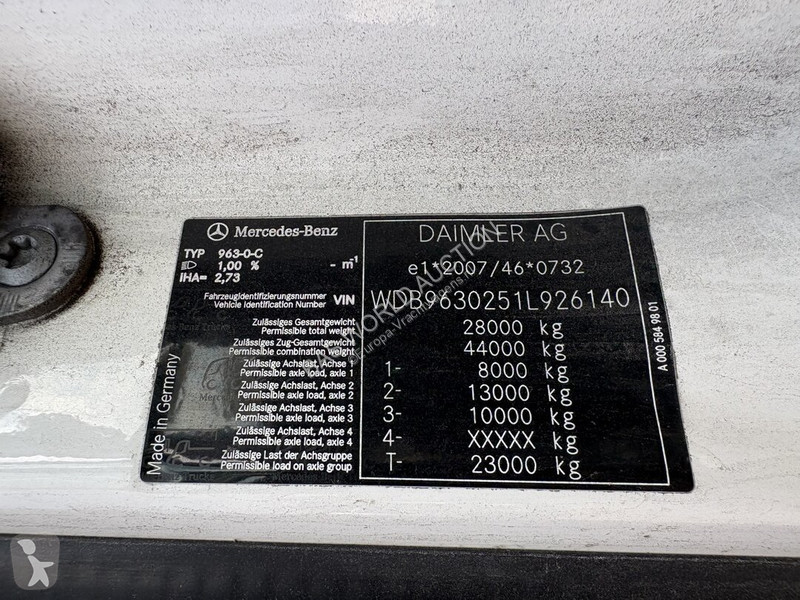 شاحنة Mercedes 2545