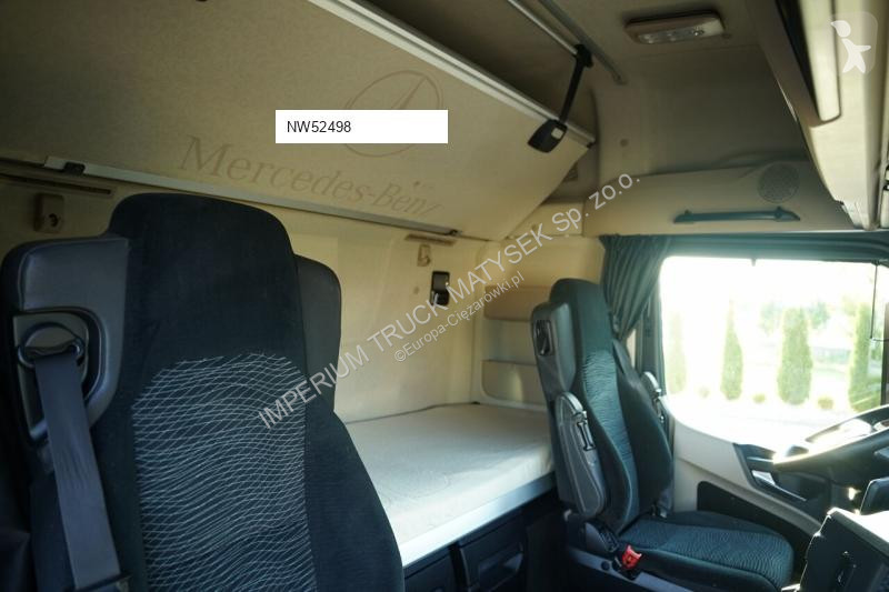 Грузовик Mercedes 2545