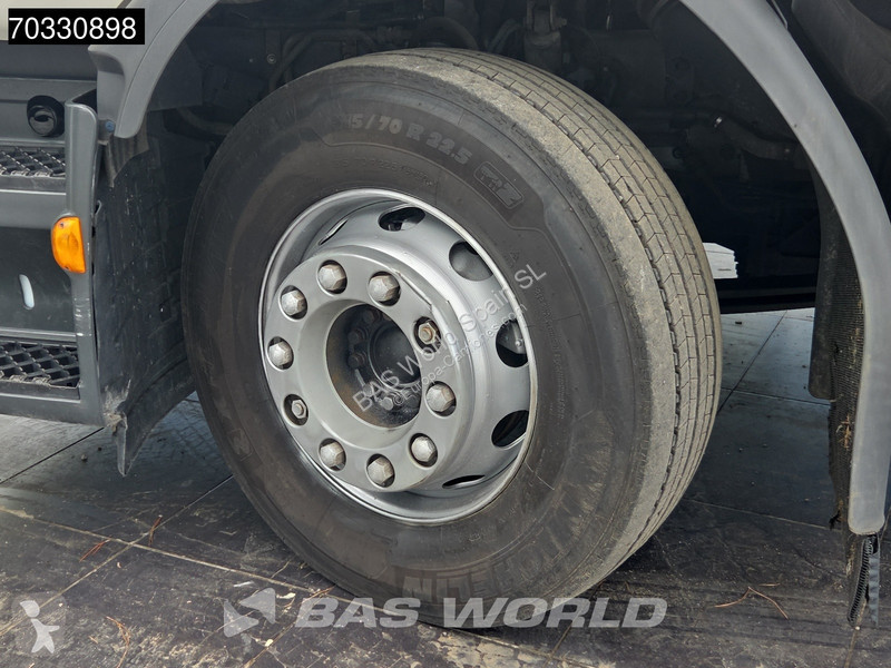 Volvo 320 4X2 20.5 Tonelades 1500kg plataforma...