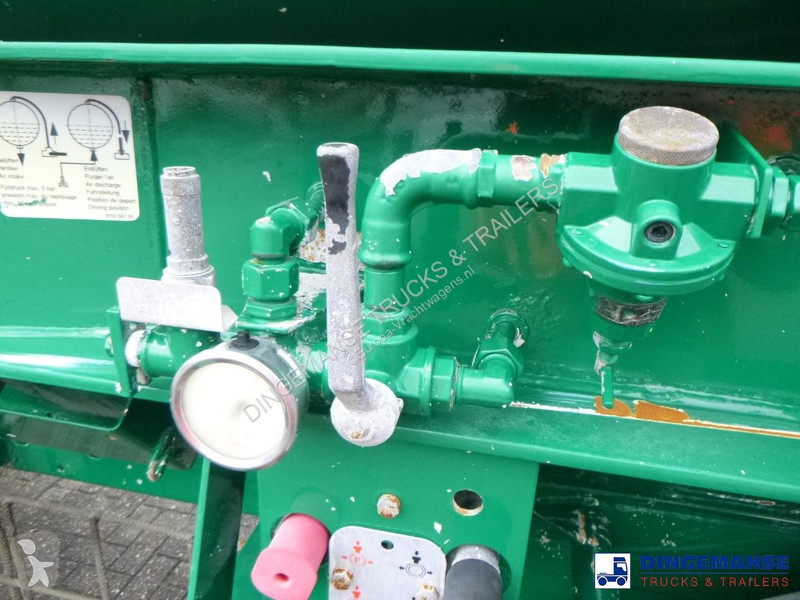 Kamion Mercedes 1943 4x4 Euro 6 + Liebherr...