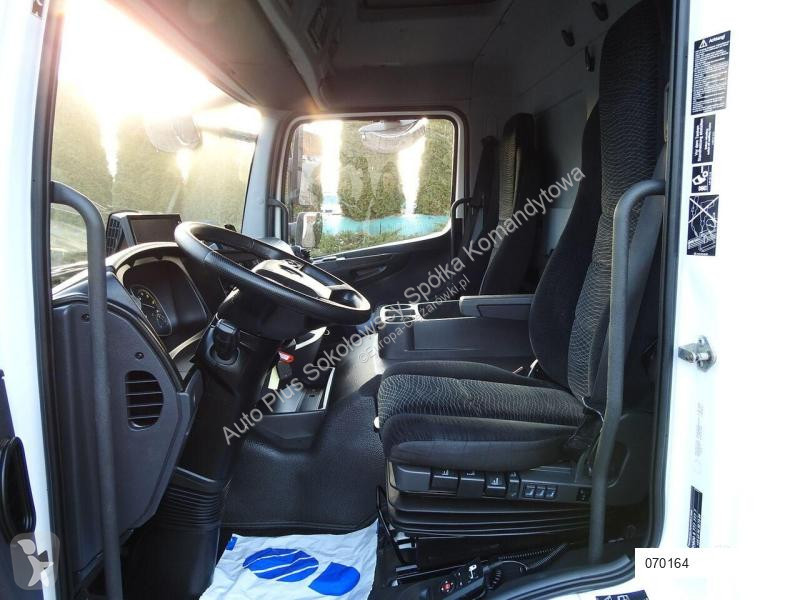 Camión Mercedes ATEGO 12.24 KONTENER CHŁODNIA...